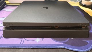 PS4 Slim Negra con 2 Mandos