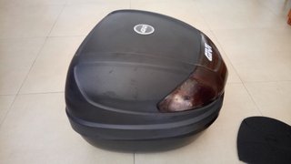 Baúl Moto Givi Negro