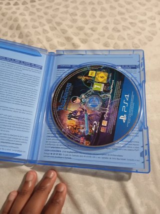 2 Videojuegos PS4: Trollhunters y FIFA 18