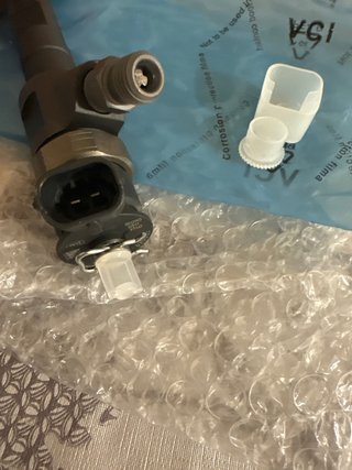 Inyector BOSCH 0445110311 NUEVO 1.6 HDi PSA