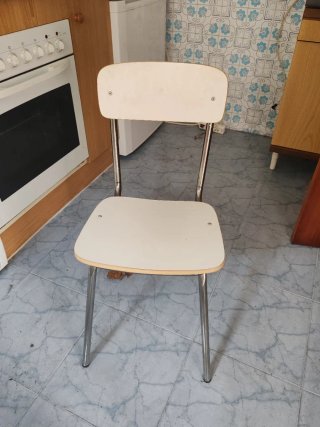 Mesa de cocina blanca