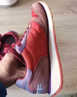 Zapatillas Hoff rojas y moradas
