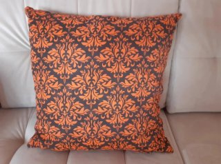 Almofada Decorativa Laranja e Castanho