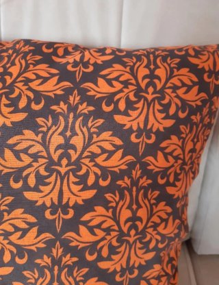 Almofada Decorativa Laranja e Castanho