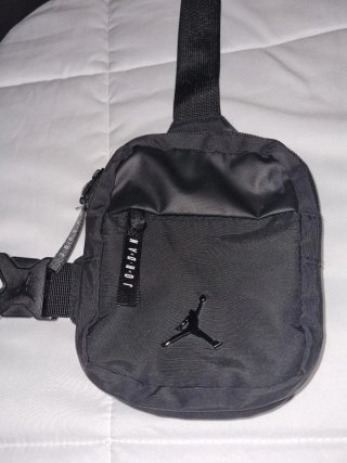 Riñonera Jordan Negra Bandolera