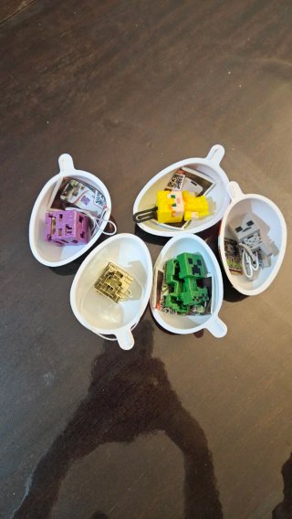Brinquedos Minecraft Ovo Kinder Surpresa