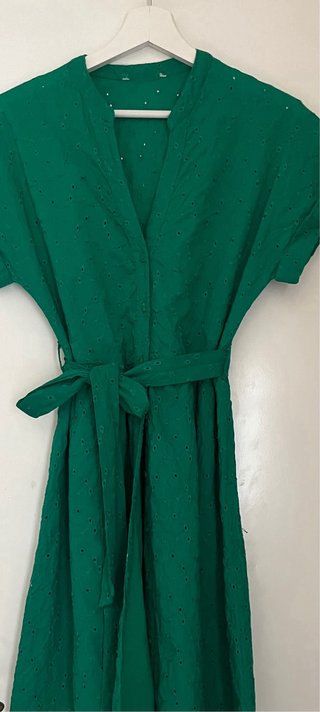 Vestido midi Springfield verde bordado Talla M