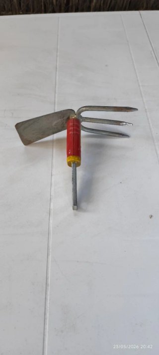 Azadilla con binador jardín y huerto