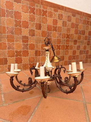Lámpara de techo antigua de metal y porcelana