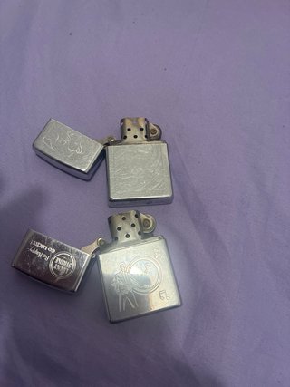 2 Accendini Zippo Incisioni