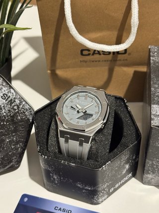 Reloj G-Shock GM-2100 Plateado
