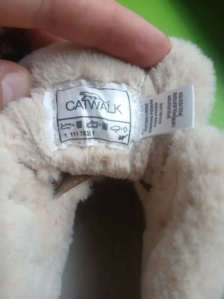 Botas de invierno beige y marrón