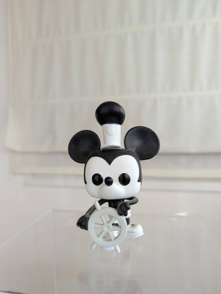 Funko Pop! Mickey Steamboat Willie Timón