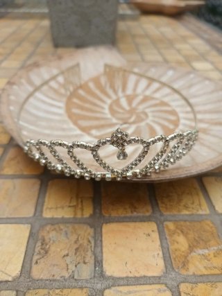 Corona tiara circonitas