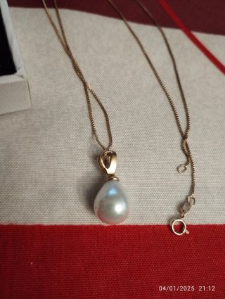 Collar con colgante perla y circonita