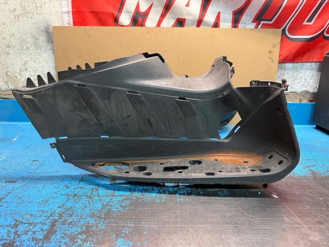 Suelo Reposapiés Yamaha XMAX 250