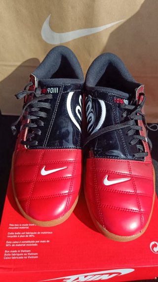 Nike Total 90 Rojo y Negro