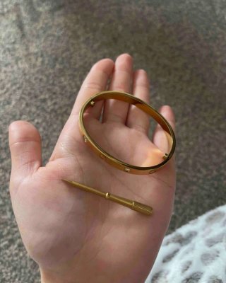 Pulsera Cartier Oro con Tornillos y Diamantes