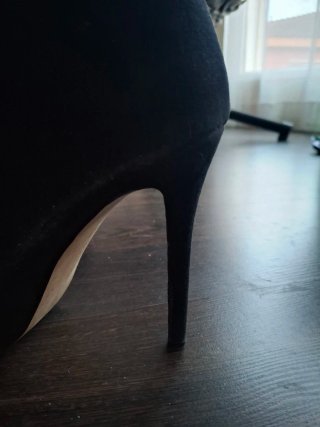 Botines de tacón negros con cremallera