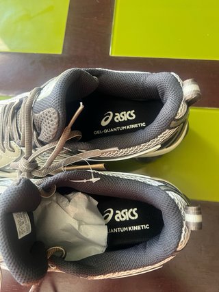 Zapatillas Asics Beige y Gris