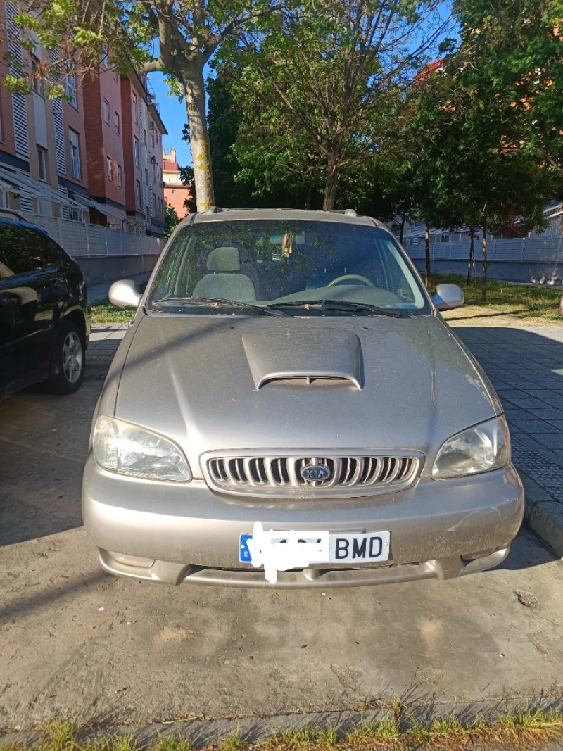 KIA Carnival 2000 - foto 1