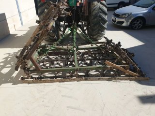 Se venden 9 aperos por jubilación