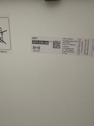 Estantería Eket Ikea blanca con cajones y patas