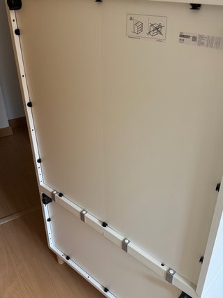 Estantería Eket Ikea blanca con cajones y patas