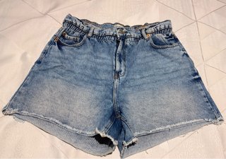Pantalón corto