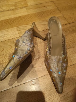 Zapatos de fiesta dorados mujer