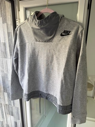 Sudadera Nike Gris con Capucha