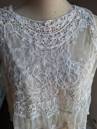Top de encaje blanco