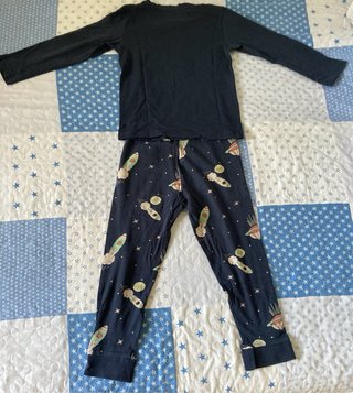 Lote 2 pijamas niño talla 3 - 4