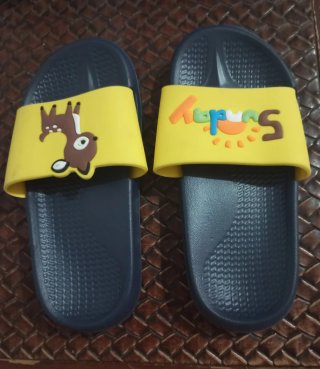 Chanclas niño azul y amarillo