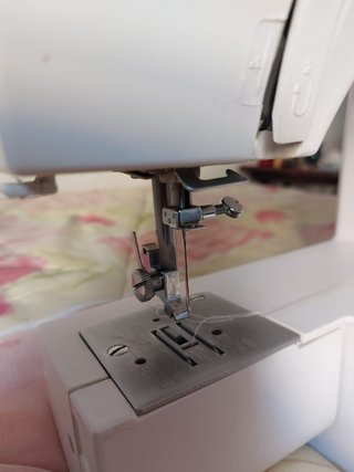 Máquina de coser AEG