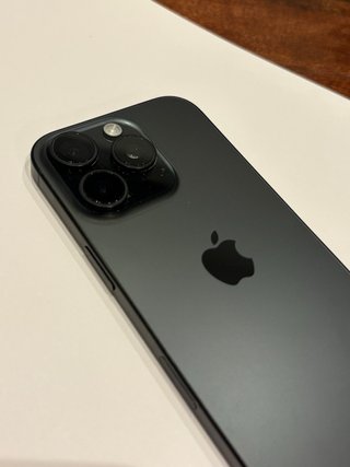 iPhone 16 Pro 128GB con funda incluida
