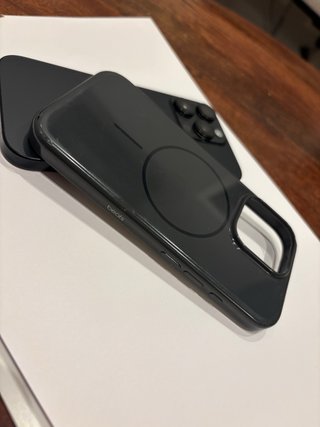 iPhone 16 Pro 128GB con funda incluida