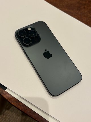 iPhone 16 Pro 128GB con funda incluida