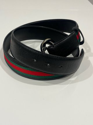 Cinturón Gucci Negro con Rayas Verdes y Rojas