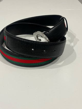 Cinturón Gucci Negro con Rayas Verdes y Rojas