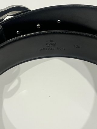 Cinturón Gucci Negro con Rayas Verdes y Rojas