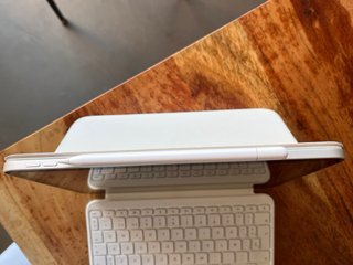 iPad 10 64GB + Apple Pencil + Magic Keyboard