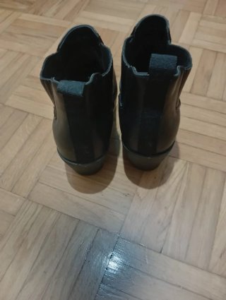 Botines negros de tacón