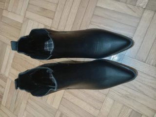 Botines negros de tacón