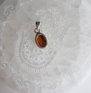 Colgante de ámbar báltico