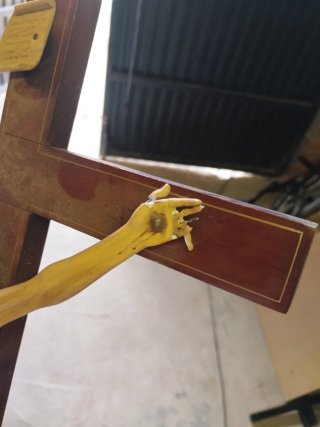 Crucifijo religioso madera y cerámica