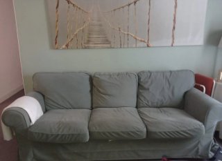 Sofá 3 plazas verde IKEA. Regalo de funda Beige.