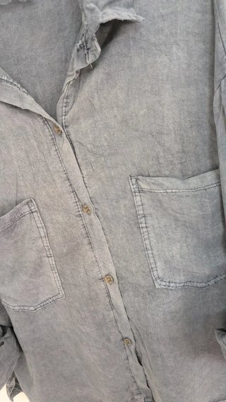 Camisa azul grisácea de mujer