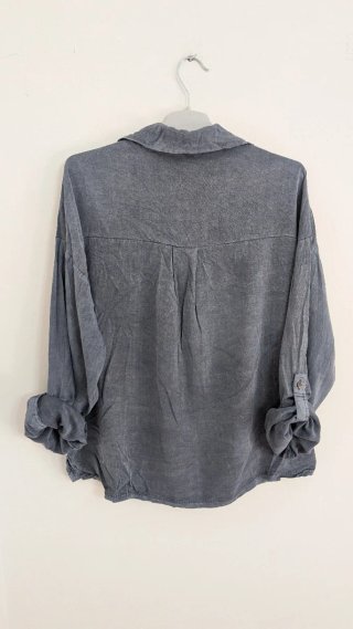 Camisa azul grisácea de mujer