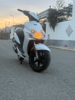 Yamaha Jog RR Blanca Automática
